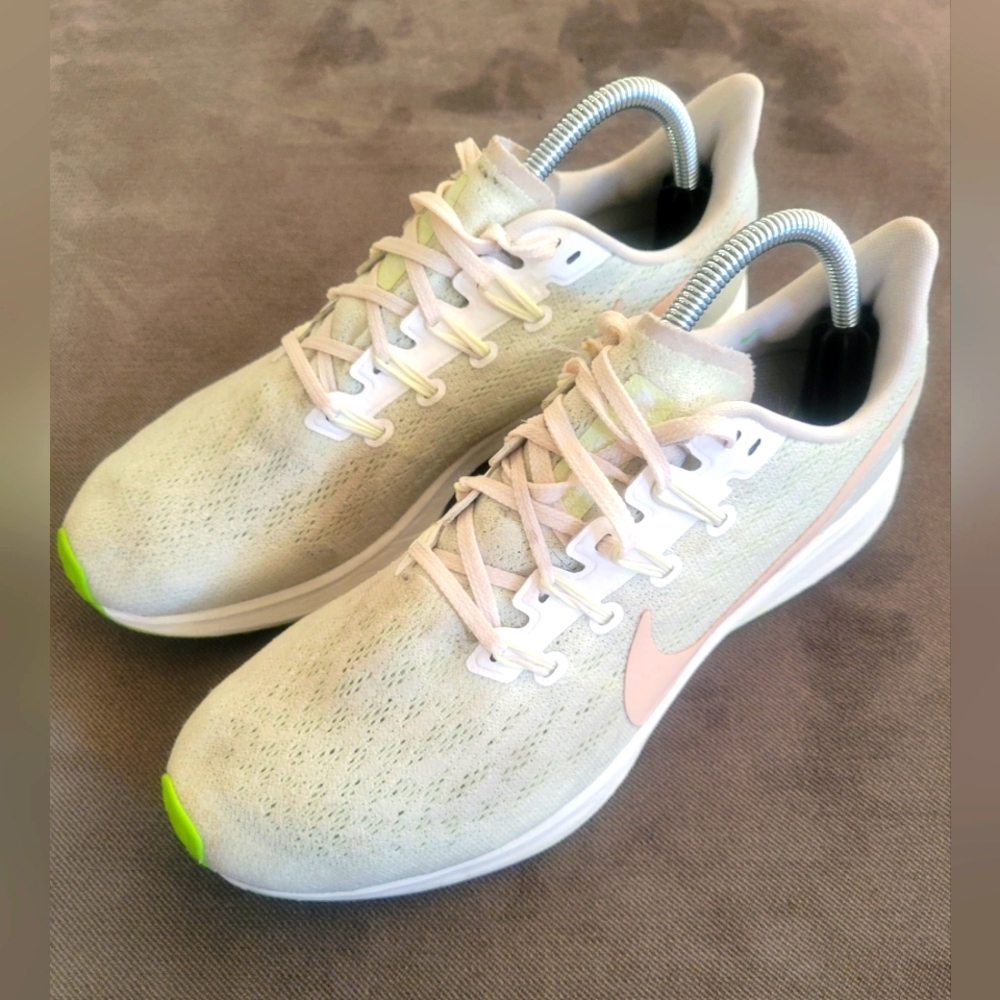 Nike Air Zoom Pegasus Womens 10 Running Shoes Sneaker Jogging Green Volt/Beige - Picture 1 of 8